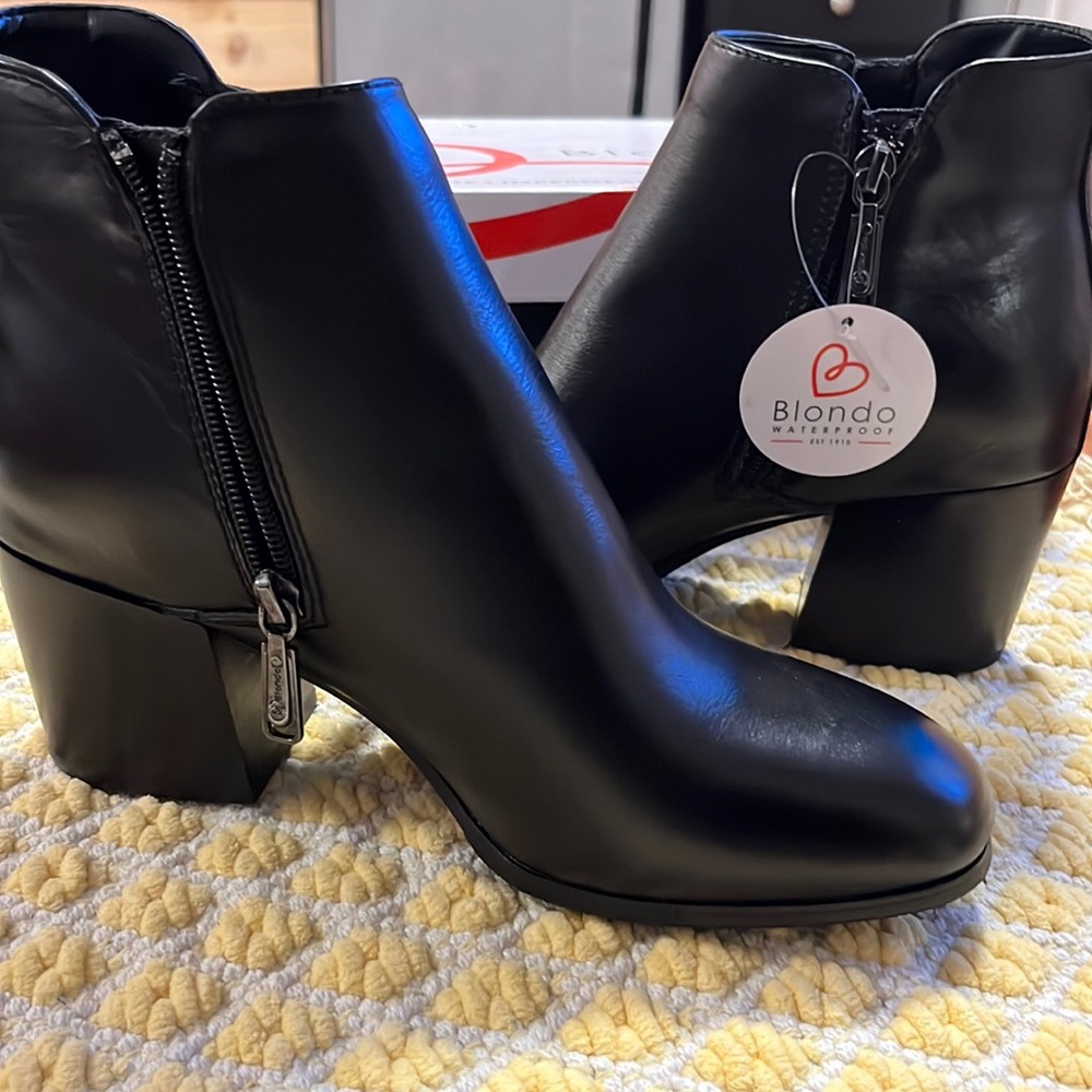 Brand new blonde waterproof black leather boot  new